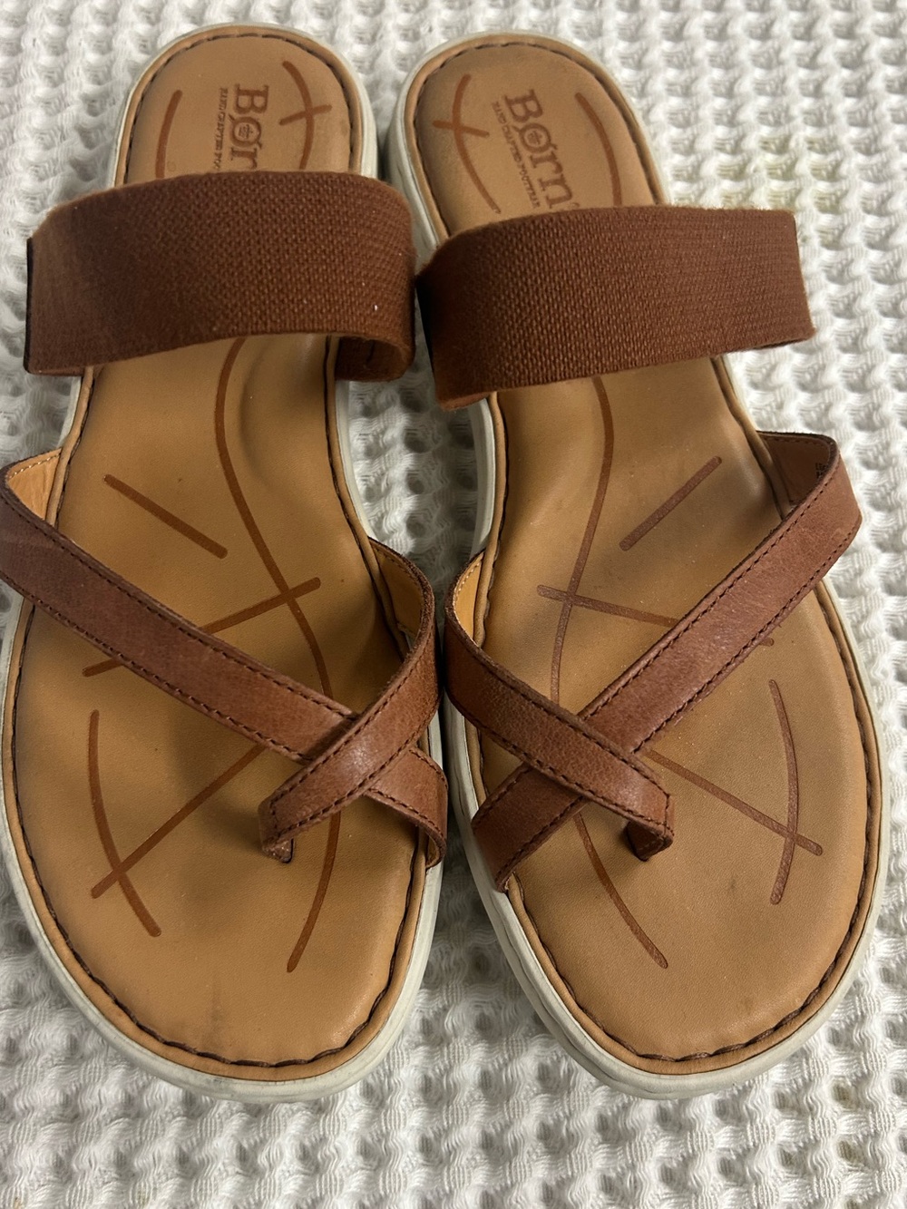 BORN Bay Leather Arch Support Slide Sandals. Size 10